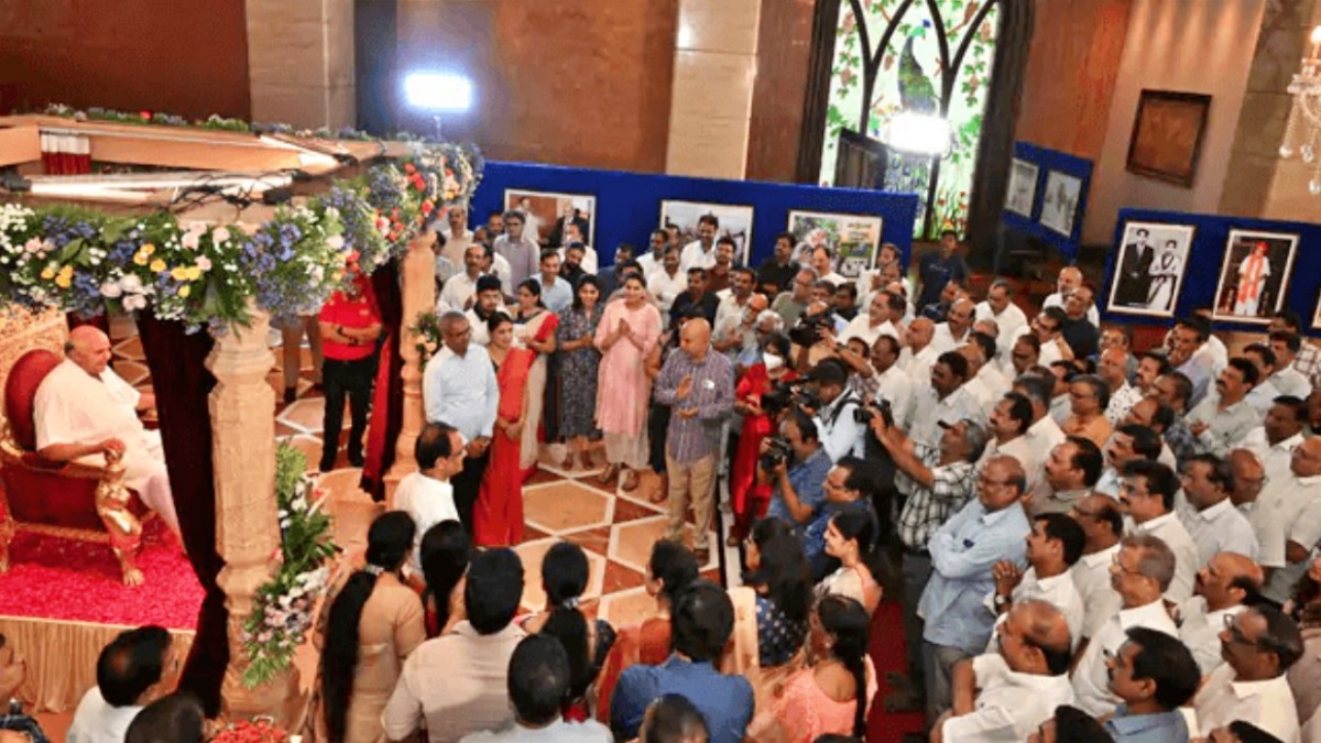 Employees paid respects to Ramoji Rao Statue at Ramoji Film City