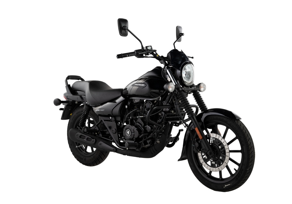 Bajaj Avenger 220 Street