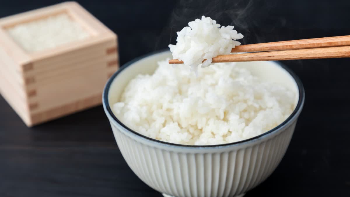 Make rice in a pressure cooker or a pot? Know which one is better for health and taste
