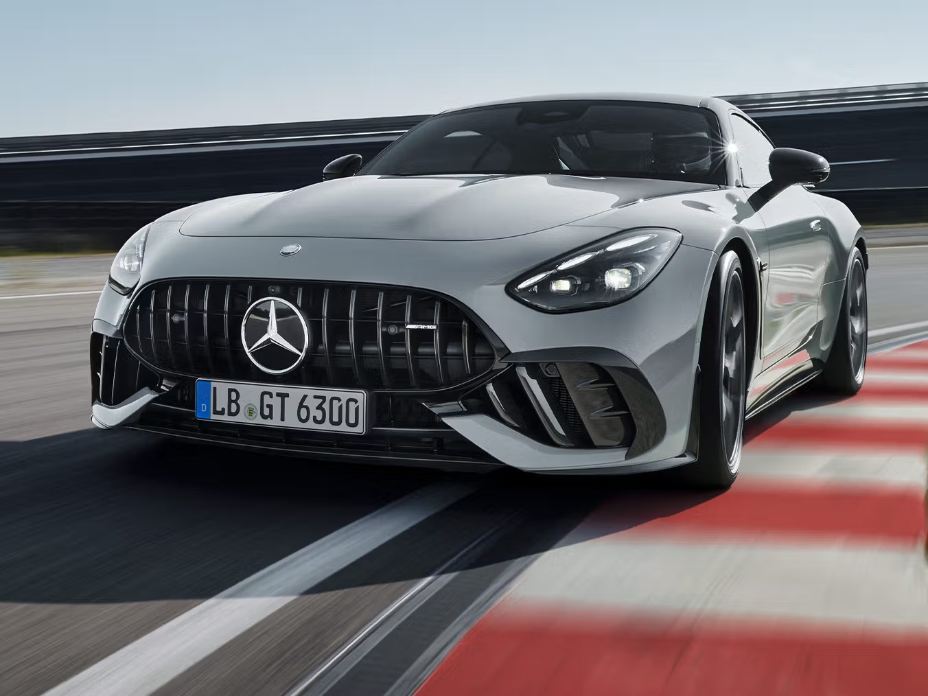 Mercedes-AMG GT 63 Pro