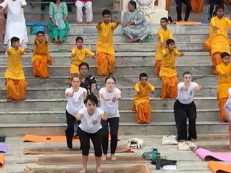 पूरे विश्व में  बढ़ रहा योग का वर्चस्व: स्वामी चिदानंद सरस्वती