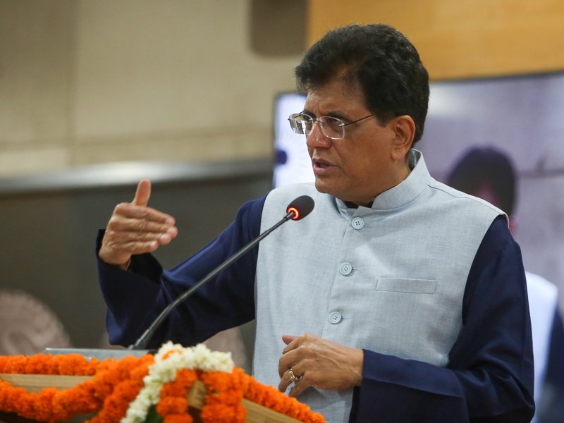 पीएलआई योजना में 1.76 लाख करोड़ रुपए का निवेश, मार्च 2025 तक 12 लाख से अधिक रोजगार हुए पैदा