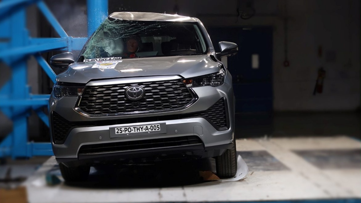 Toyota Innova Hycross