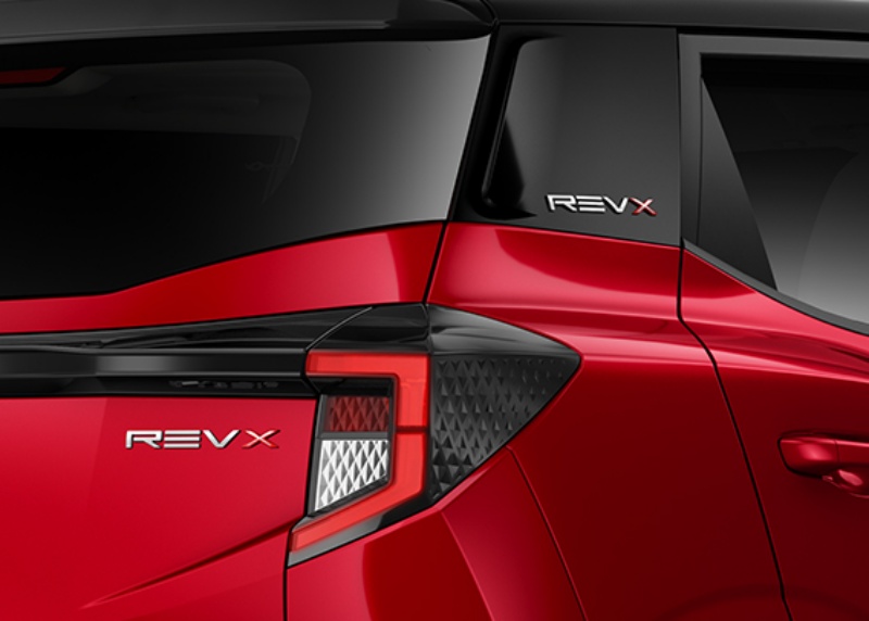 महिंद्रा xuv 3xo Revx