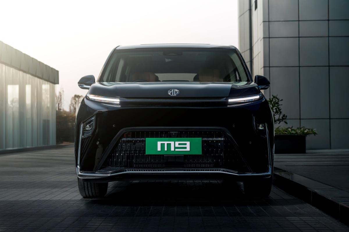 MG M9 Electric Limousine
