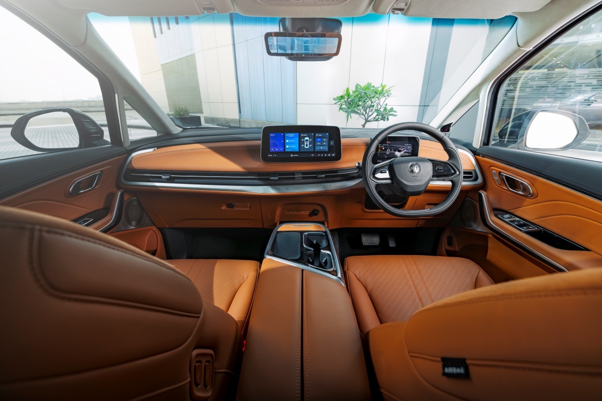 MG M9 Electric Limousine