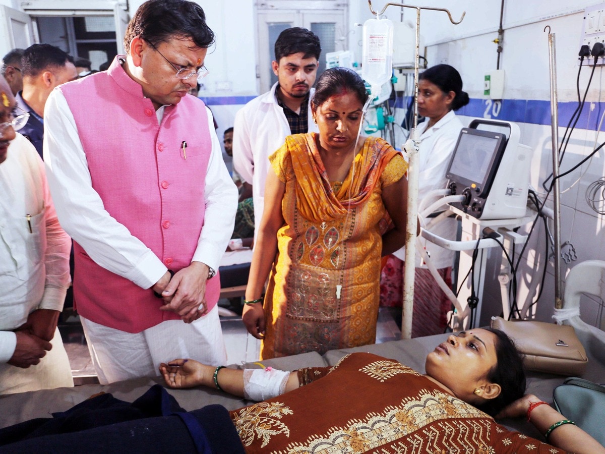 मनसा देवी मंदिर हादसे से सबक; CM धामी बोले-संख्या के हिसाब से हो भक्तों की व्यवस्था मनसा देवी मंदिर हादसे से सबक; CM धामी बोले-संख्या के हिसाब से हो भक्तों की व्यवस्था