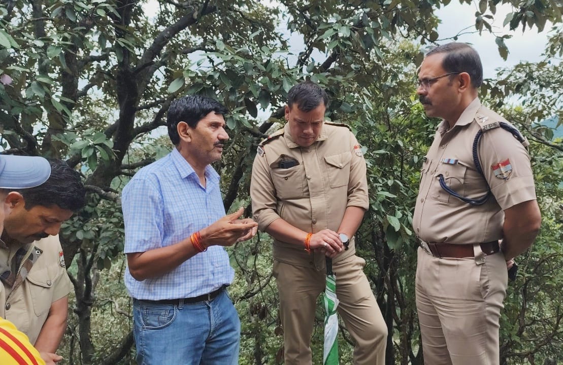 Delhi Tourist Thrown Scooty in Ditch At Nainital