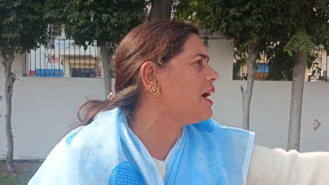 Chaos at Congress meeting